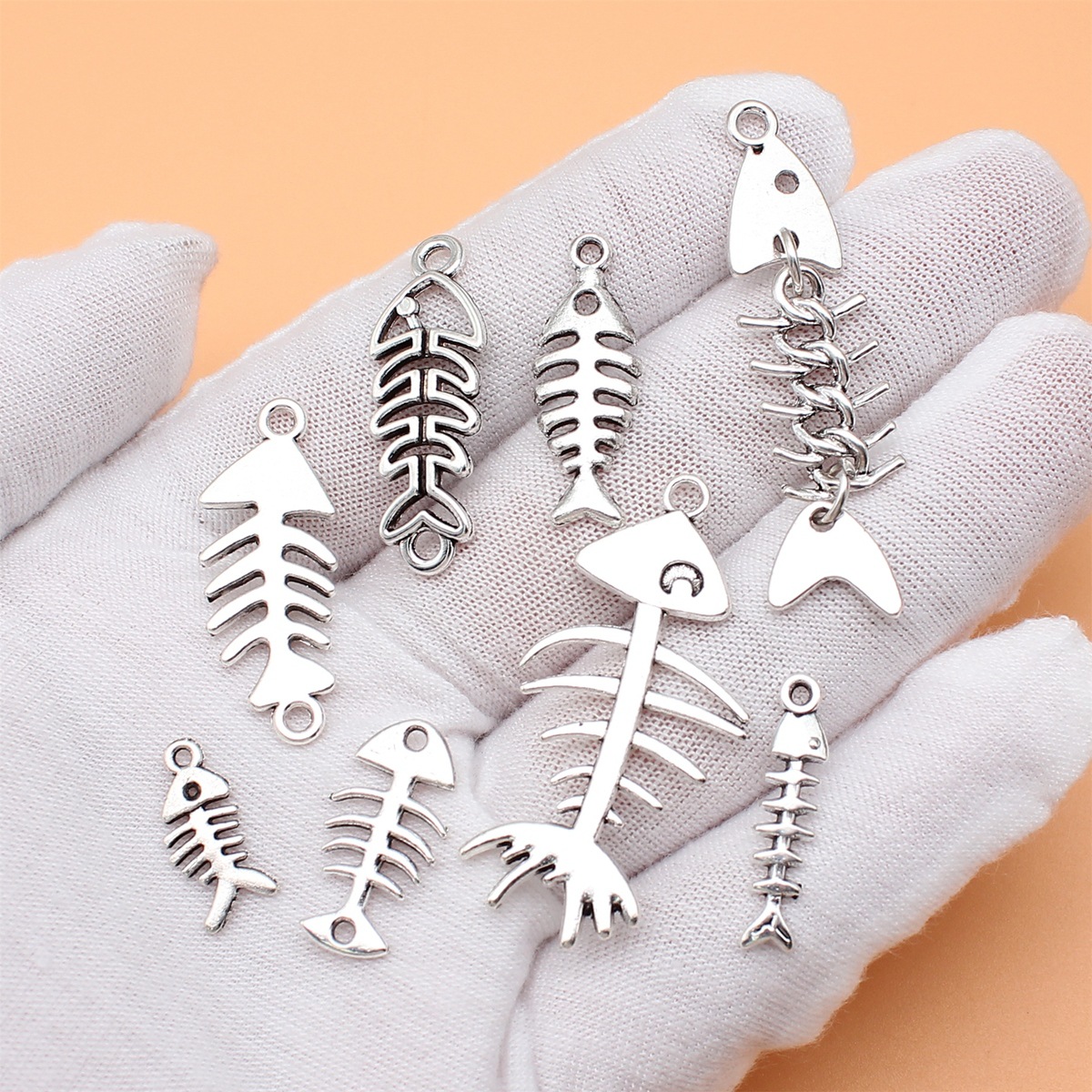 8 buah koleksi pesona tulang i - Vintage Collectible Jewelry ulasan dan harga